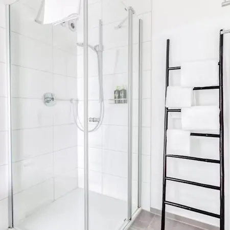 My - - Netflix Apartment