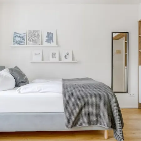Apartment My - - Netflix *